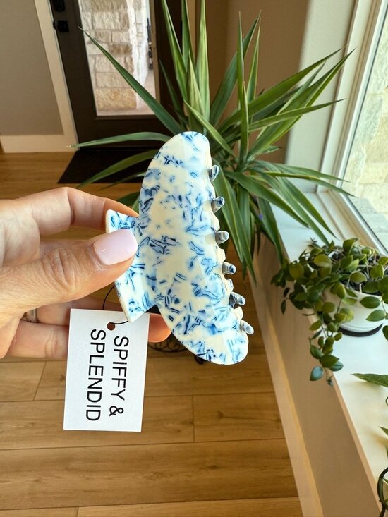 Spiffy & Splendid Accessories - 🍒 2/$20 Blue & White Acrylic Hair Claw